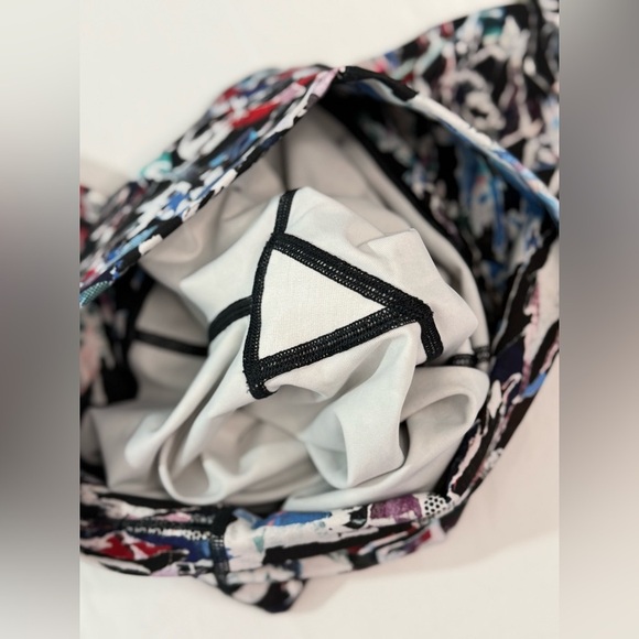 Lululemon‎ Wunder Under Hi-Rise 1/2 Tight Culture Clash Multi Black Size 6 - Picture 8 of 10